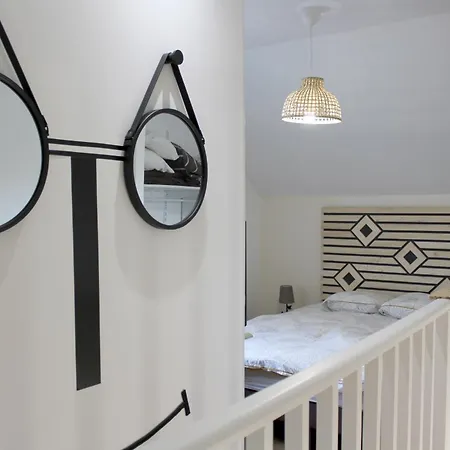 Apartment Le Nid Marignais - Duplex Au Coeur Du Centre-ville Marigny-le-Lozon